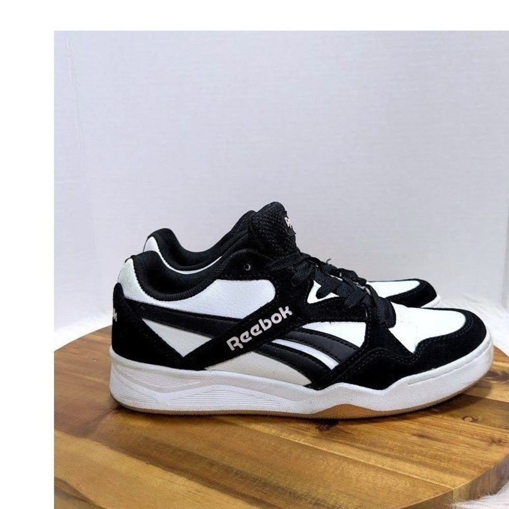 Reebok Womens Black White Low Top Sneakers Size 7.5 Lace Up Casual Shoes